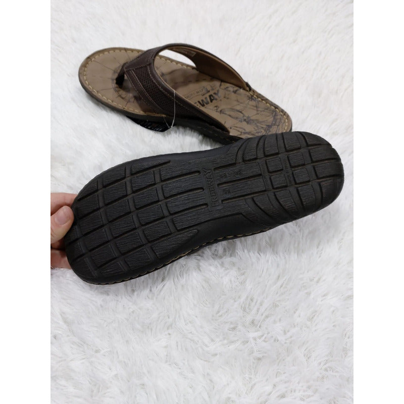 Chinelo Masculino De Couro Maldivas 3139 Cor Marron Freeway